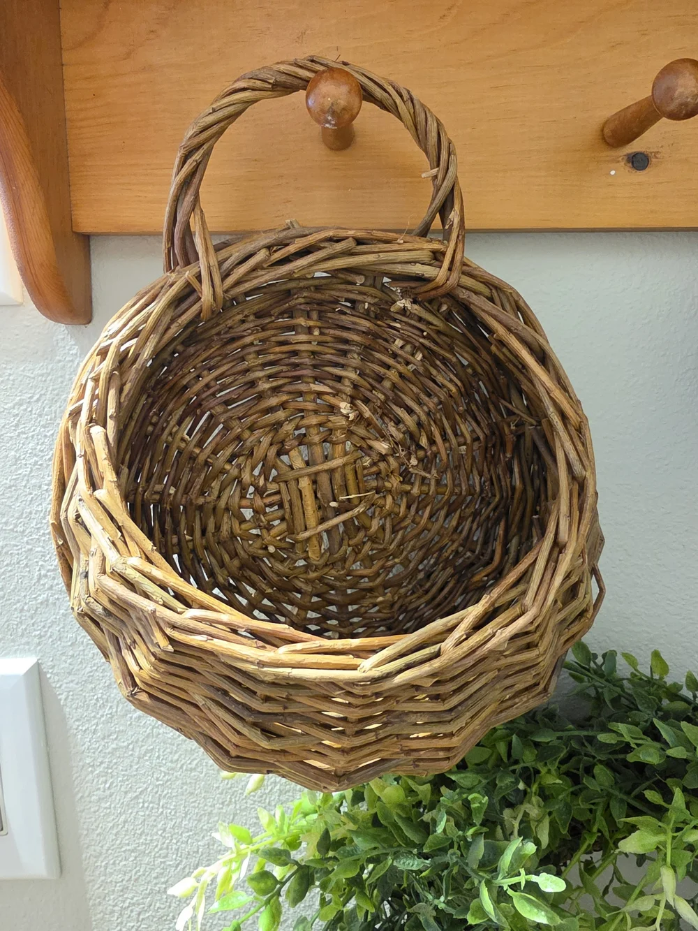 Woven Round Hanging Basket - Natural Brown
